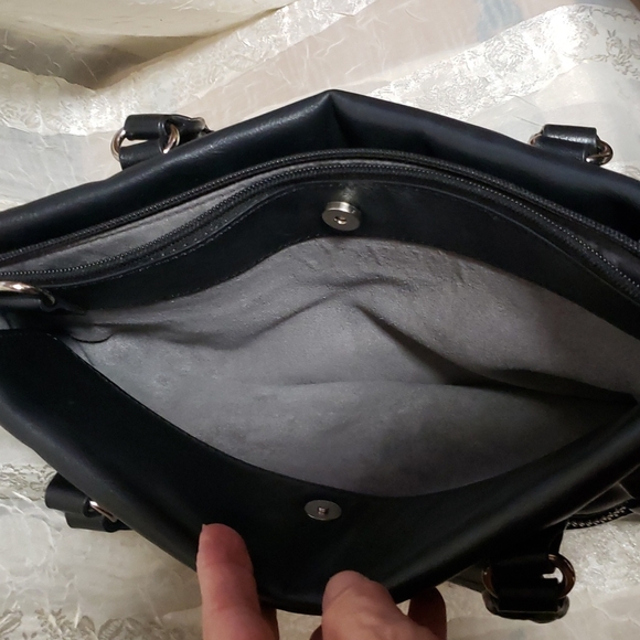 Kenneth Cole Reaction Faux Leather Black Handbag - Picture 5 of 6